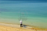 /album/grandes-pescas/a9811355-hombre-de-pesca-en-la-playa-jpg/